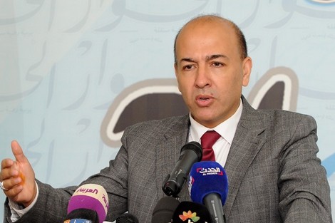إلغاء تعيين وزير جزائري  لرفضه التخلي عن جنسيته الثانية الفرنسية