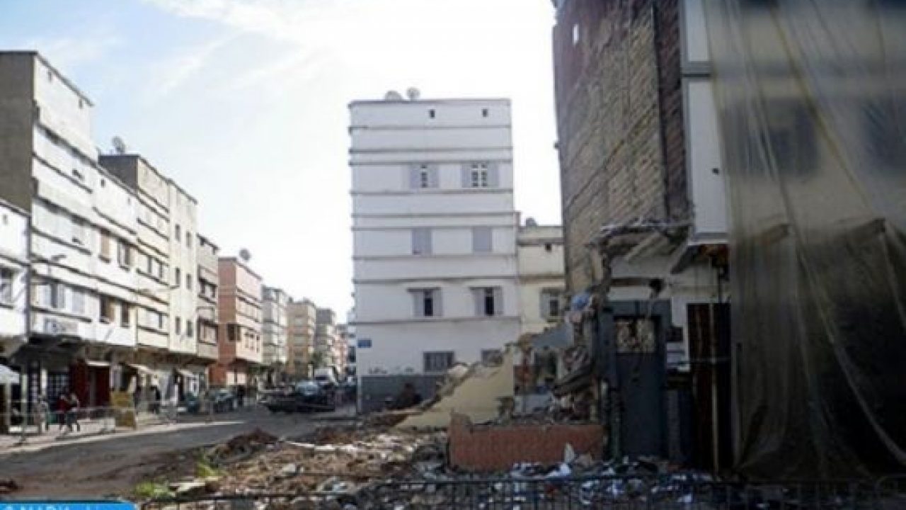 انهيار بناية آيلة للسقوط بالمدينة العتيقة بالعاصمة الاقتصادية