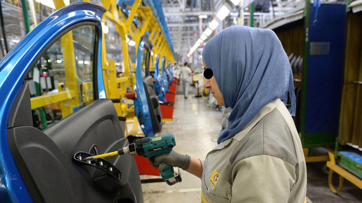 المغرب يتصدر الشرق الأوسط وشمال إفريقيا في صناعة السيارات رغم  “كورونا”