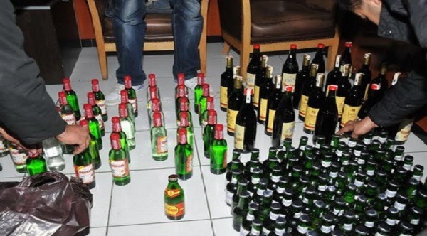 فاس.. ضبط أزيد من 74 ألفا قنينة من المشروبات الكحولية المخالفة للمقتضيات الضريبية