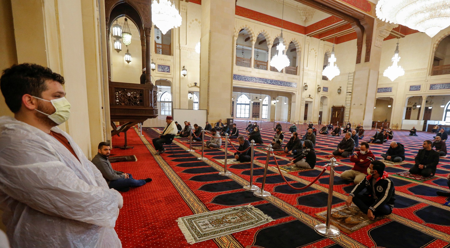 وزارة الأوقاف: الوضعية الوبائِية الحالية لا تسمح بإِقامة صلاة الجُمُعَة في المساجد