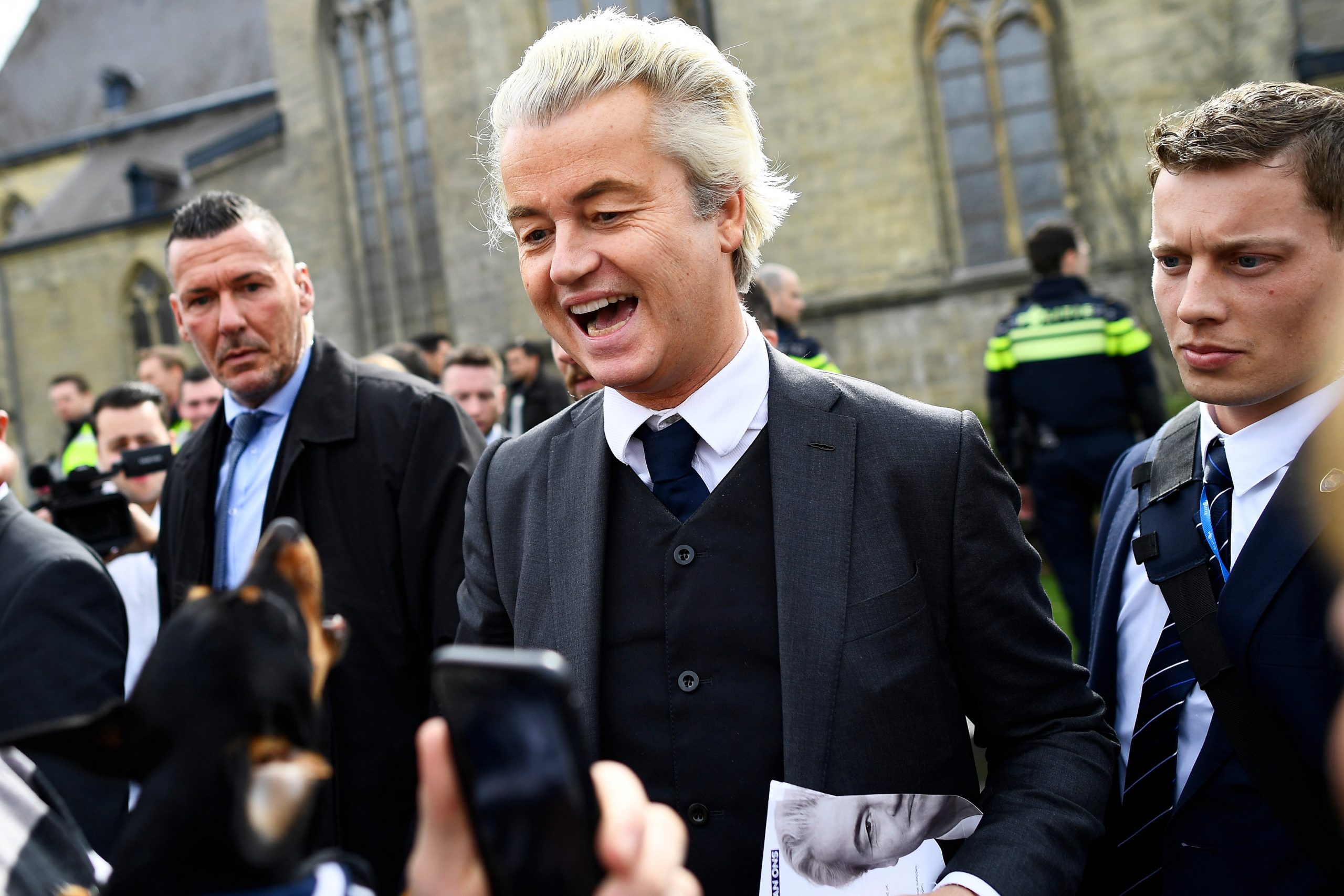 القضاء الهولندي يدين فيلدرز بتهمة الإساءة للمغاربة