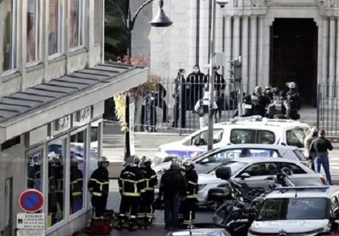 فرنسا : إرتفاع عدد ضحايا هجوم نيس والشرطة تعتقل الجاني