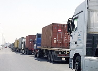 المغرب يمنع دخول الشاحنات الإسبانية غير المتوفرة على عقد شراكة مغربية