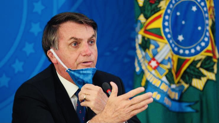 رئيس البرازيل يحذر مواطنيه.. لقاح فايزر يمكنه أن ينبت لحية للنساء ويحول شخصا إلى تمساح
