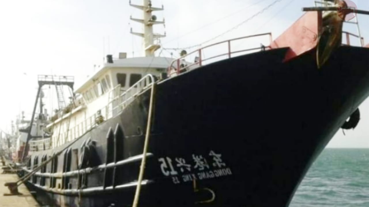 تحقيق.. البحرية الملكية تحتجز سفينة صينية بطاقم تركي قبالة سواحل الداخلة